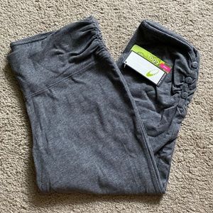 Tek Gear Yoga leggings with ruching and side buttons